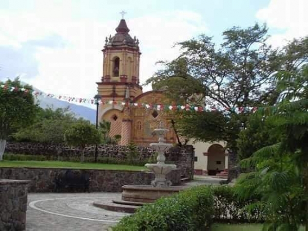 #CodigoRojo | Fallece adulto mayor en la vía pública en Concá