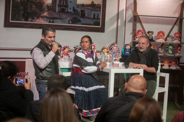 Genial conversatorio, Encuentro de Dos Mundos en la FIGQ 2022