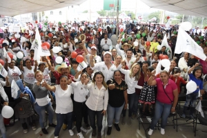 Refrenda Mario Calzada más apoyo a la educación