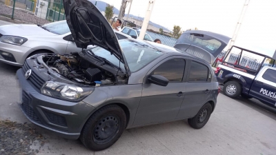 En Jalpan de Serra, PoEs recupera vehículo con reporte de robo en Puebla