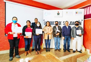 Capacitan a prestadores de servicio