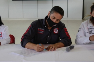 Encabezados por Miguel Nava, candidatos de RSP firman compromiso con OCS's.